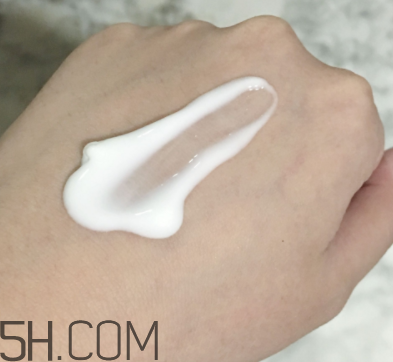 雪肌精盈潤乳液含藥物成分嗎？安全嗎？