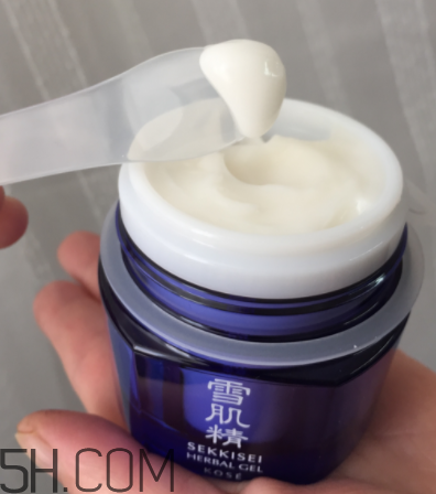 雪肌精菁華凝霜什么成分？有什么功效？