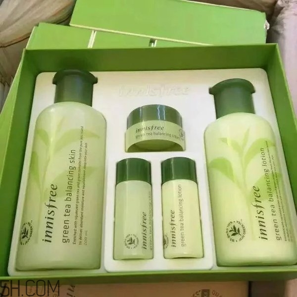 悅詩風吟哪個系列適合干性肌膚？冬天用乳液還是霜？