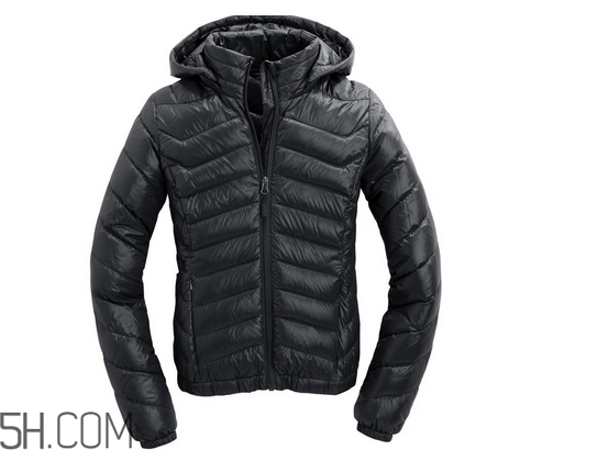 輕薄羽絨服保暖嗎？羽絨服的充絨量標準多少？