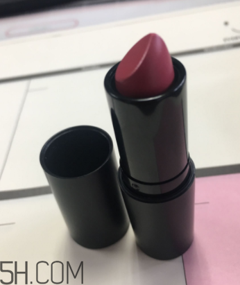 羽西蟲草口紅滋潤嗎？哪個色號適合秋冬？