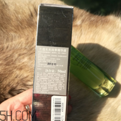 蘭蔻水光瓶后續要疊加面霜嗎？可以和精華疊加嗎？