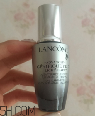 蘭蔻小黑瓶大眼精華什么時候用？早上還是晚上？