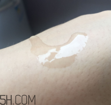 蘭蔻美膚修護(hù)美容液可以代替乳液嗎？什么功效？