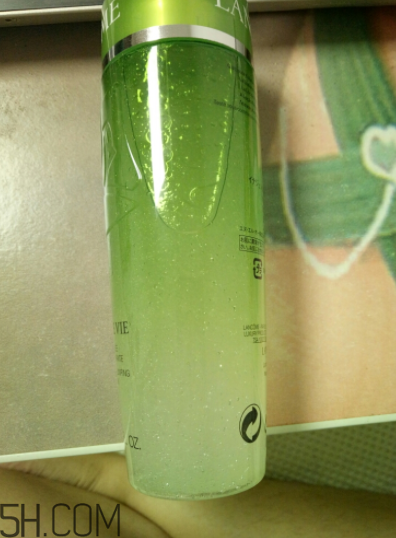 蘭蔻水光潤養美容液油不油？適合油皮嗎？