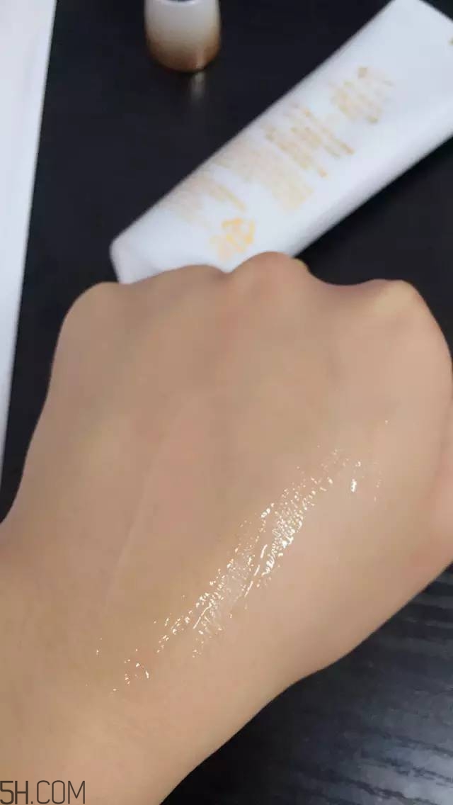 眼霜需要早晚都用嗎？ahc第五代眼霜效果怎么樣？