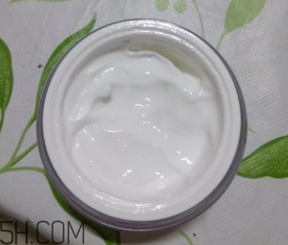 瓷肌御雪祛斑霜夏天能用嗎？瓷肌御雪祛斑夏天用油嗎？
