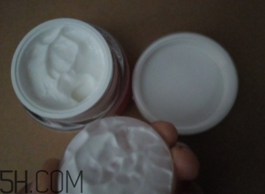 瓷肌御雪祛斑霜夏天能用嗎？瓷肌御雪祛斑夏天用油嗎？
