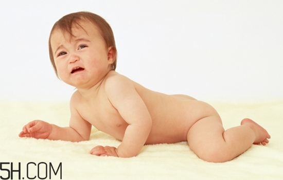 怎樣能夠訓練嬰幼兒的肌肉？寶寶為什么總是在鬧騰？