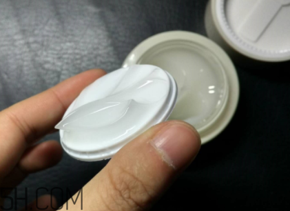 牛爾白玉蘭凍膜什么功效？牛爾白玉蘭凍膜熟齡肌適合嗎？