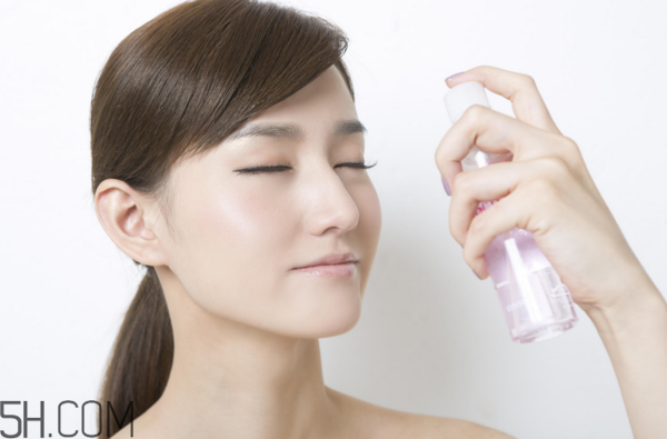 面霜什么時候用最好？保濕面霜哪個牌子好用？