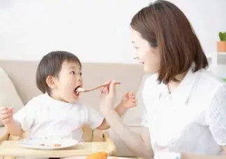 一歲以內(nèi)的寶寶不能吃什么？醬油等常見食物不能吃