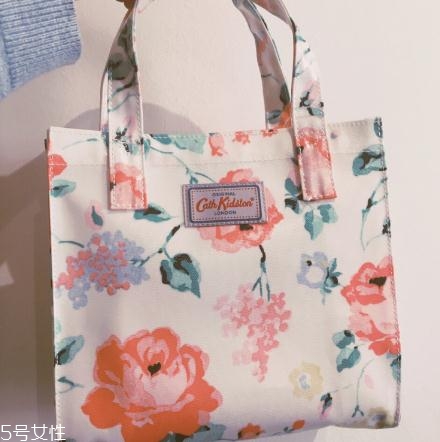 cath kidston是什么牌子？少女最愛的小碎花風代表