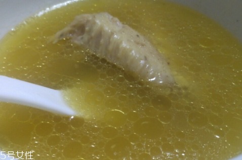 土雞燉什么好吃又營養 適合冬季的滋補土雞湯食譜