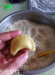 炸油角的面怎么和？用生面還是燙面你知道嗎？