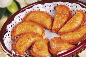 炸油角的面怎么和？用生面還是燙面你知道嗎？