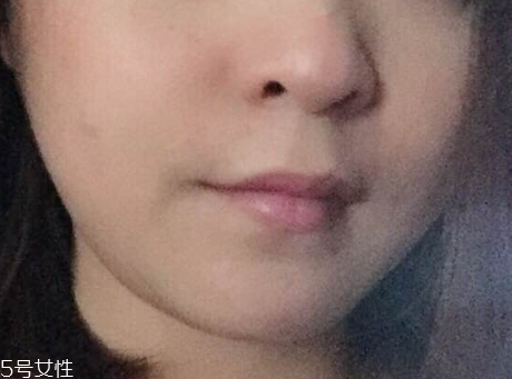 蘭芝V型唇膏01號色是什么樣的？淡粉色很溫婉