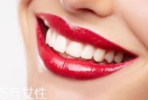 牙齒發黃是天生的嗎？只是你刷牙偷懶了