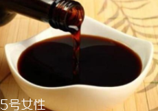 吃深色食物皮膚會變黑嗎？沒有科學根據