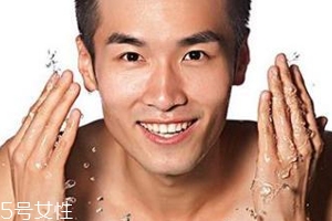 男士護膚品有什么特別之處？男性出油是女性的2倍