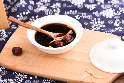 紅糖顏色越深越好嗎？黑糖姜茶和紅糖姜茶哪個好？