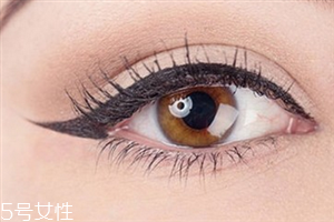 眼線液和眼線筆哪個好用？眼線長度決定風格