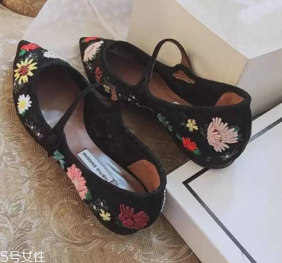 tabitha simmons鞋子多少錢？美到骨子里的高跟鞋