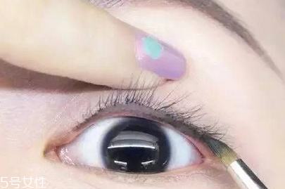 怎么畫眼線讓眼睛自然又有神？畫眼線必學基本步驟