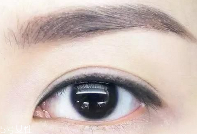 怎么畫眼線讓眼睛自然又有神？畫眼線必學基本步驟