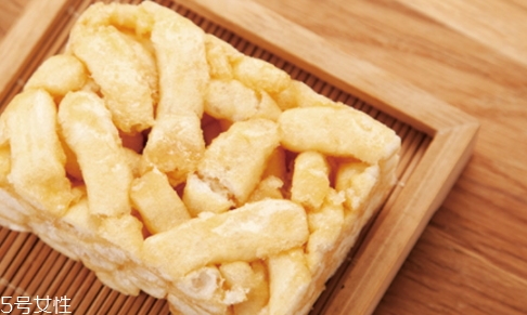 沙琪瑪可以當早餐嗎？熱量有點高