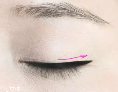 眼線筆怎么用？圖解基本的步驟