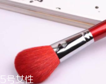 散粉刷怎么挑選？三種材質各有優點