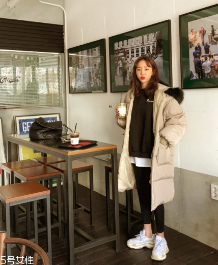 卡其色棉服怎么搭配？盡顯冬日氣質范兒