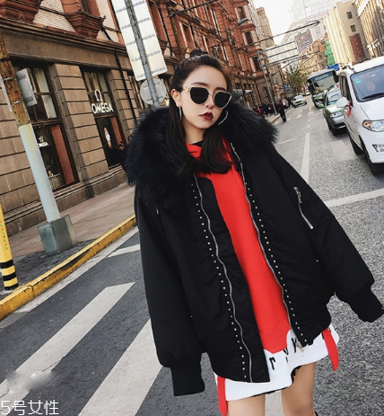 紅色衛衣適合什么人穿？紅紅火火過新年