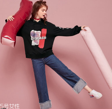 朋克風(fēng)女生穿衣 朋克和冬日更搭！
