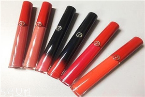 阿瑪尼黑管紅管哪個好？打造鮮艷欲滴的動人雙唇