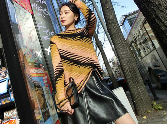 皮裙配什么上衣好看？教你做個硬糖女孩