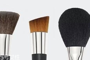 粉底刷可以用吹風(fēng)機(jī)吹干嗎？會(huì)炸毛