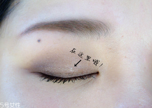 蕾絲雙眼皮貼先化妝嗎？蕾絲雙眼皮貼怎這樣用