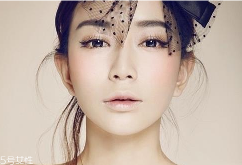唇紋怎么去除？淡化唇紋的唇膏推薦