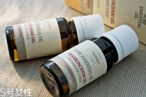 精油和植物油是一回事嗎？精油不是油脂