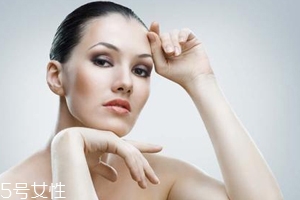 皮膚不吸收護膚品怎么回事？光用乳液面霜遠遠不夠