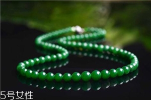 翡翠冰種和糯種哪個好？原來有這么大的區別