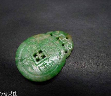翡翠冰種和糯種哪個好？原來有這么大的區別