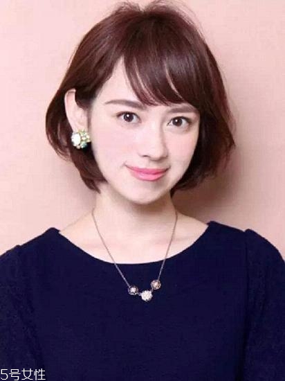 大臉女生適合的短發發型 短發打理步驟