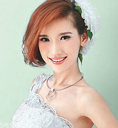 短發怎么做新娘造型？編發好看又簡單