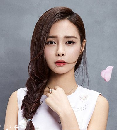 短發怎么做新娘造型？編發好看又簡單