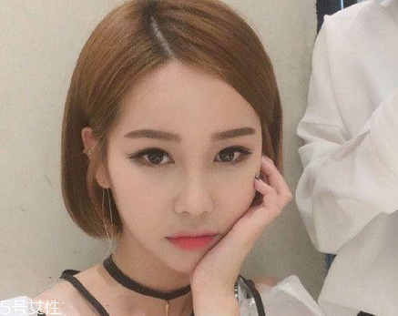 2018年將要流行的女生發型 女生短發燙發流行款