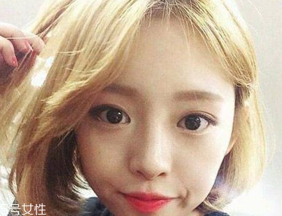 短頭發染什么顏色好看洋氣顯白？短發這樣弄好看又大方