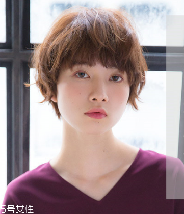 發(fā)量多女生適合什么發(fā)型？形象百變的你